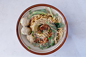 Chicken noodles with meat ball