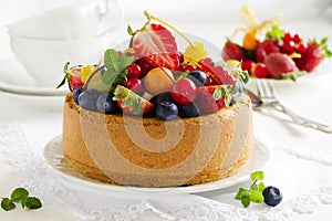 Chiffon cake with summer berries