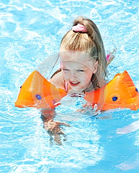 Mangas en nadar piscina 