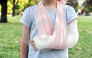 Child with broken hand