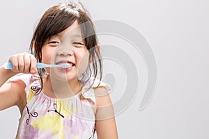 Child Brushing Teeth Background / Child Brushing Teeth / Child Brushing Teeth Studio Isolated