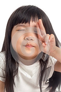 Child counting with eye closing