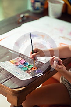 Child draw picture, color palet