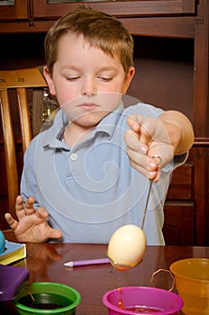 Child dying eggs