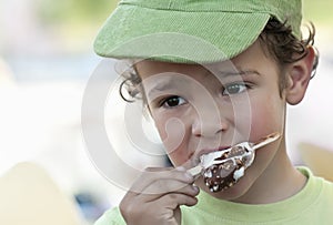 Child eating an icecream