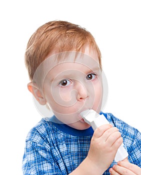 Child with inhaler does medicine procedure