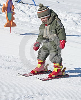 Child learning skiing