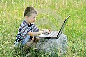 Child learns to laptop