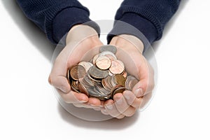Dětské ruky držení mince 