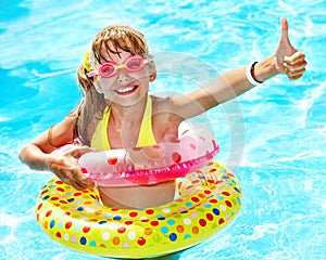 En nadar piscina 