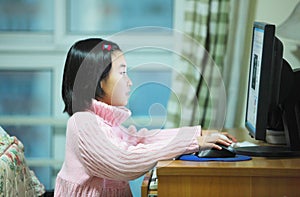Child use computer