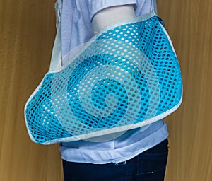 Children arm splint a broken