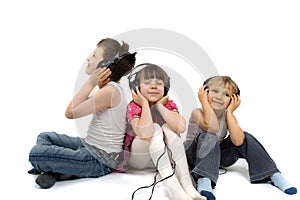 Children Listening To img