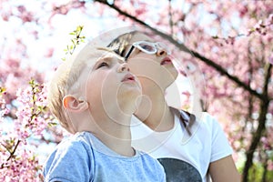 Children look to the sky