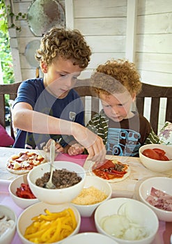 Children making Pizza