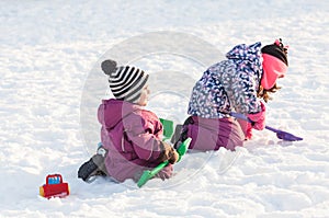 Giocare sul la neve 