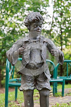 Children statue