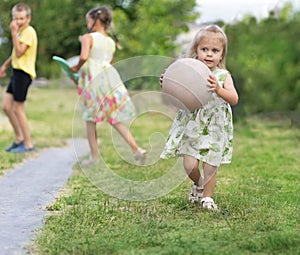 Children are walking