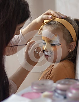 childrens makeup face paint drawings Girls face painting. kids birthday party