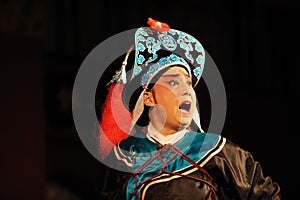 China opera actor Roared