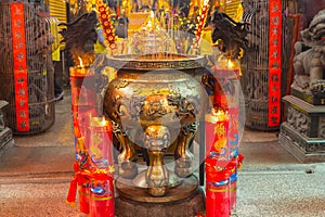 China, religious beliefs, traditional style, temples, large censer