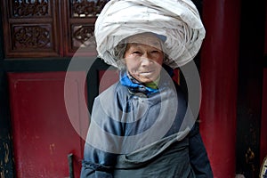 China's ethnic minorities, the Yi old lady