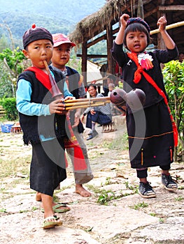 China's last primitive tribes - Wa