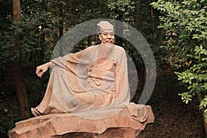 China Song Dynasty scholar Su Shi statue