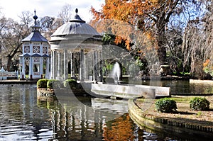 Chinescos pond, Princes garden, Aranjuez (Madrid) photo