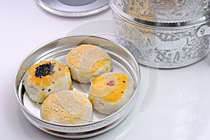 Chinese cakes in thai food carrier