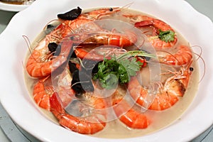 Chinese cuisine steamed shrimp