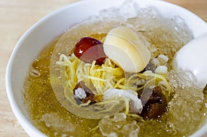 Chinese dessert, cold boiled Ginkgo with the Longan soup in Thai