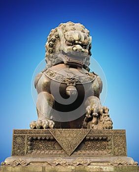 Chinese dragon statue sculpture