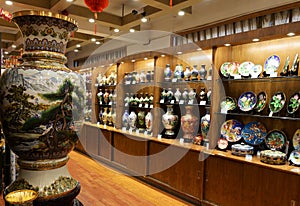 Chinese enamel handycraft shop