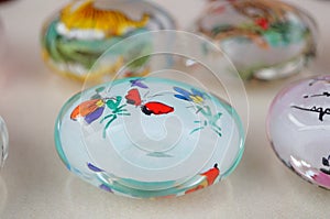 Chinese feature crafts snuff bottles