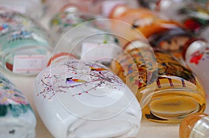 Chinese feature crafts snuff bottles