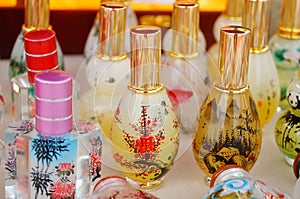 Chinese feature crafts snuff bottles
