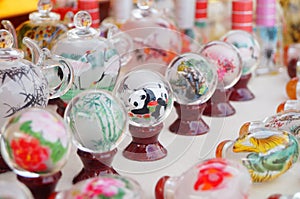 Chinese feature crafts snuff bottles