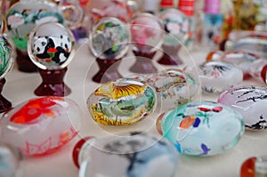 Chinese feature crafts snuff bottles