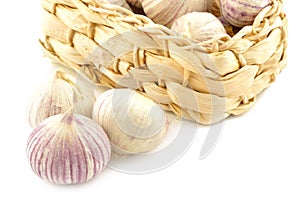 Chinese garlic (solo) in a basket