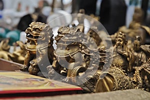 Chinese golden lion small statues