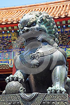 Bronze Chinese guardian lion statue