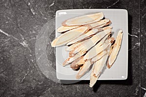 Chinese herbal medicines -- Astragalus