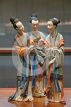 Chinese historical costume display photo