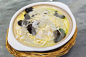 Chinese Huaiyang cuisine, boiled dried silk