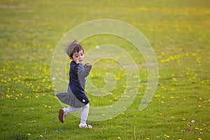 Little girl running img