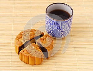 Chinese mooncake and tea cup