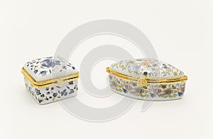 Chinese porcelain pillboxes