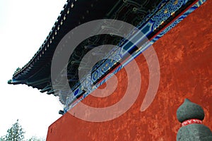 Chinese red wall and eaves photo