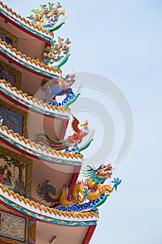 Chinese roof with chinese animal including dragon, swan and kiri